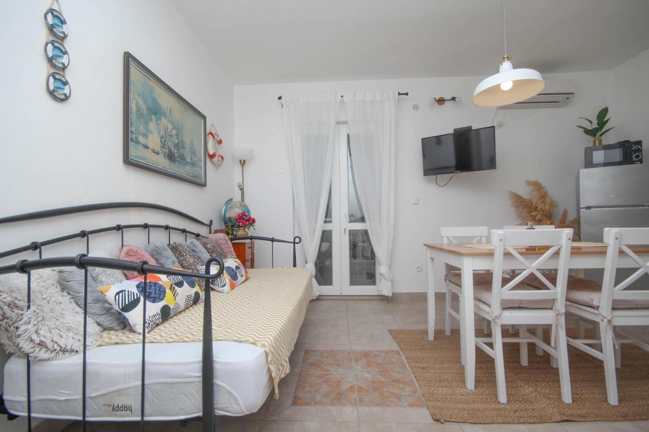 Lola'S Apartments Tribunj  Luaran gambar