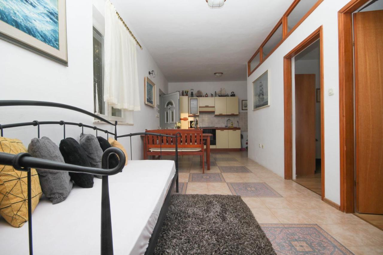 Lola'S Apartments Tribunj  Luaran gambar