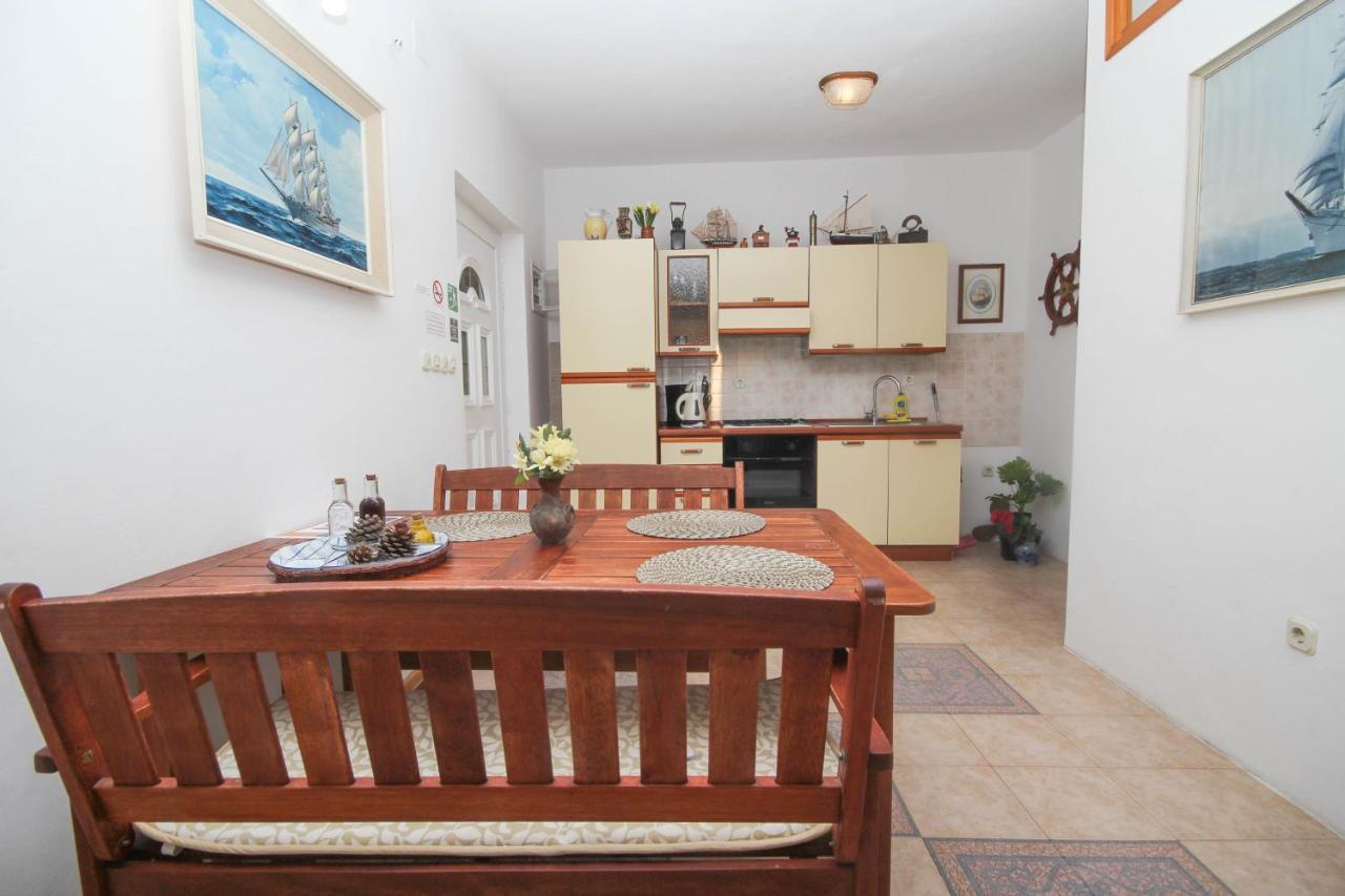 Lola'S Apartments Tribunj  Luaran gambar