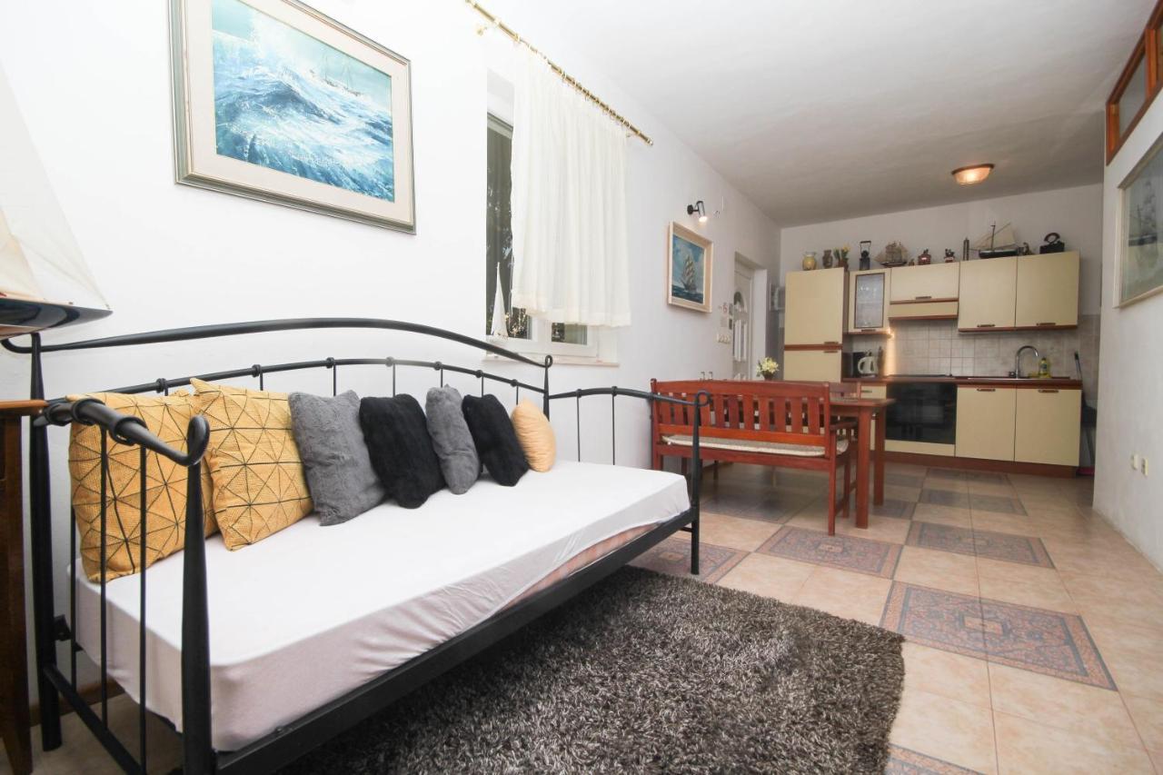 Lola'S Apartments Tribunj  Luaran gambar