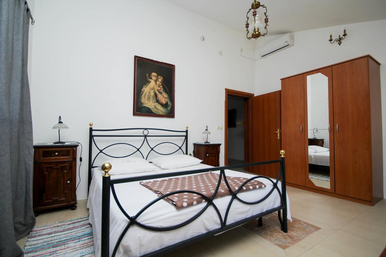 Lola'S Apartments Tribunj  Luaran gambar