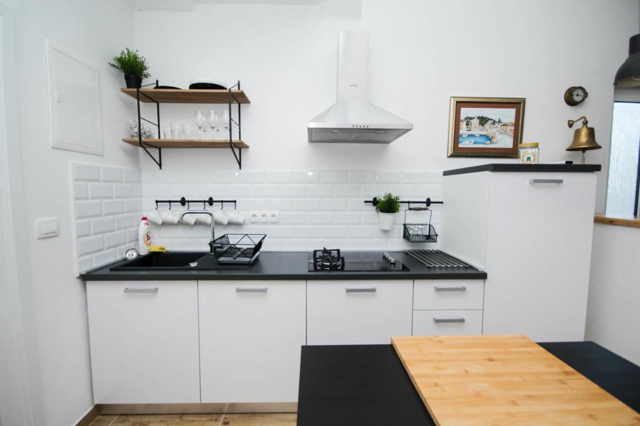 Lola'S Apartments Tribunj  Luaran gambar